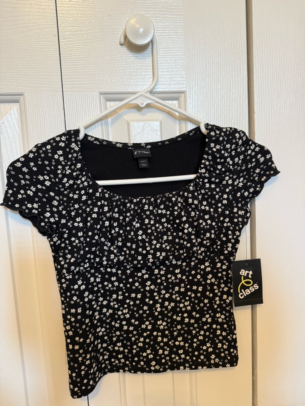 Art Class Black Floral Top NWT
